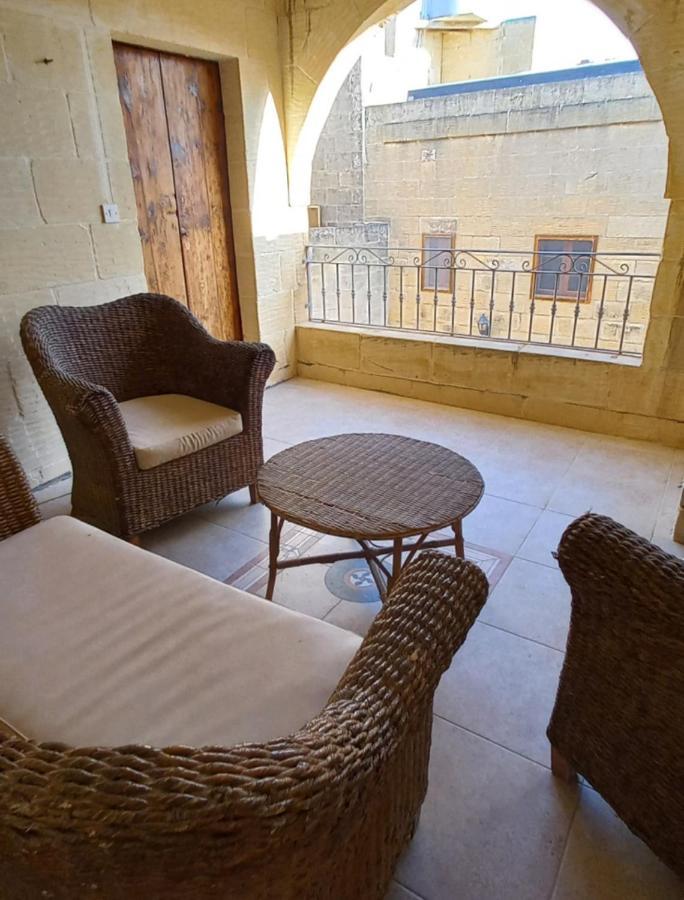 Ta Majsi Farmhouse With Indoor Heated Pool San Lawrenz Extérieur photo
