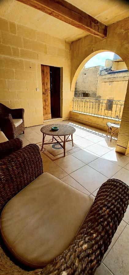 Ta Majsi Farmhouse With Indoor Heated Pool San Lawrenz Extérieur photo
