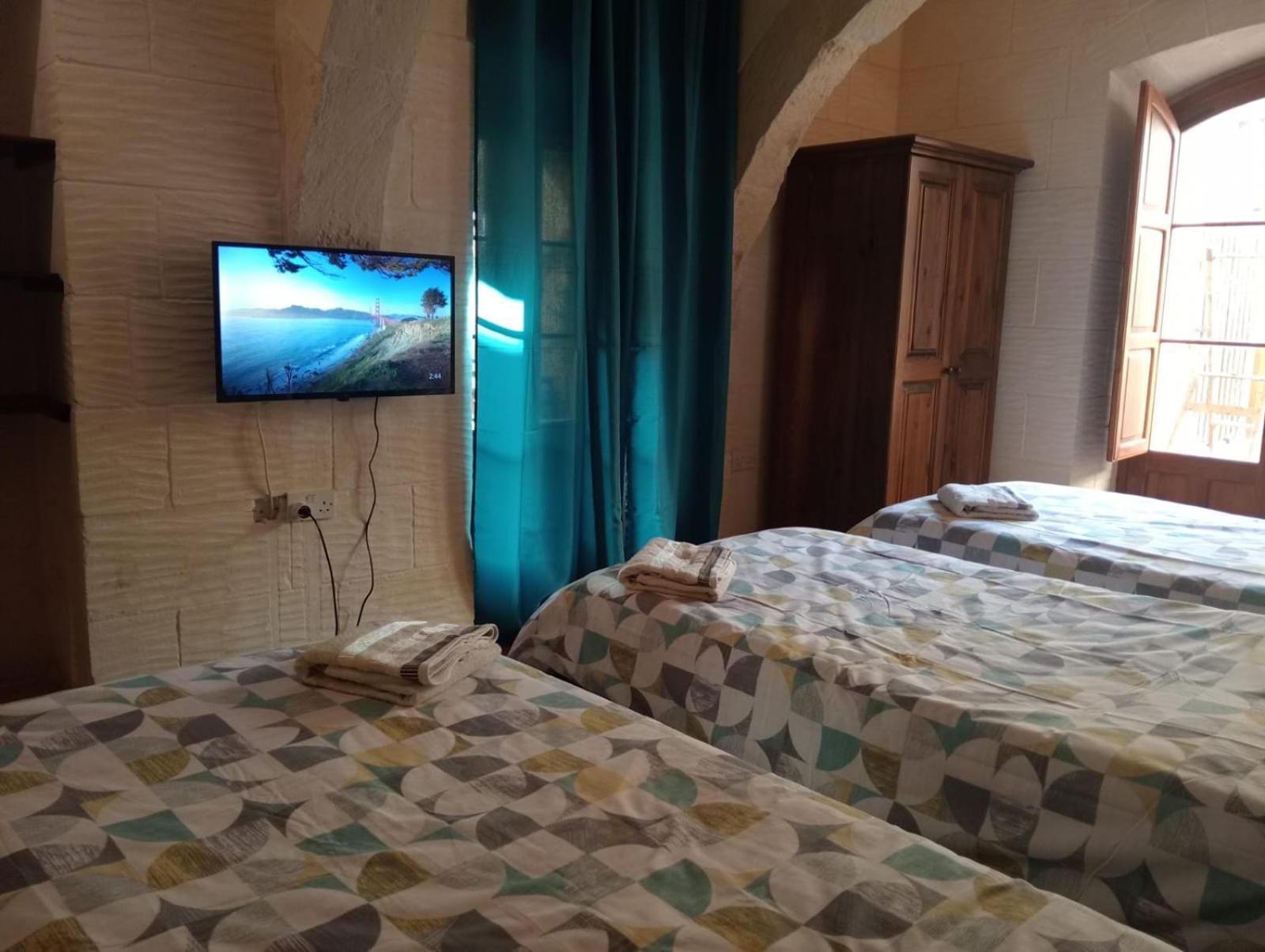 Ta Majsi Farmhouse With Indoor Heated Pool San Lawrenz Extérieur photo