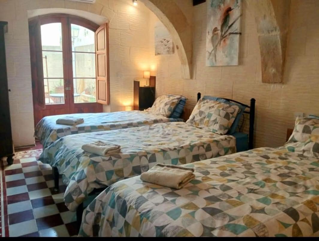 Ta Majsi Farmhouse With Indoor Heated Pool San Lawrenz Extérieur photo