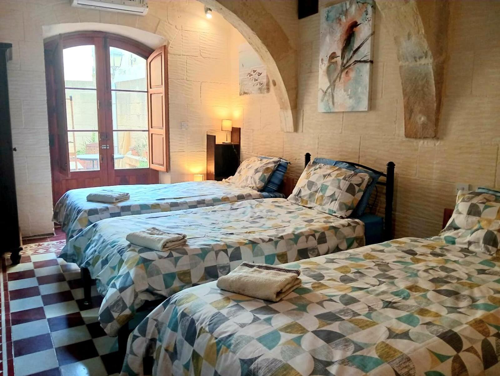 Ta Majsi Farmhouse With Indoor Heated Pool San Lawrenz Extérieur photo