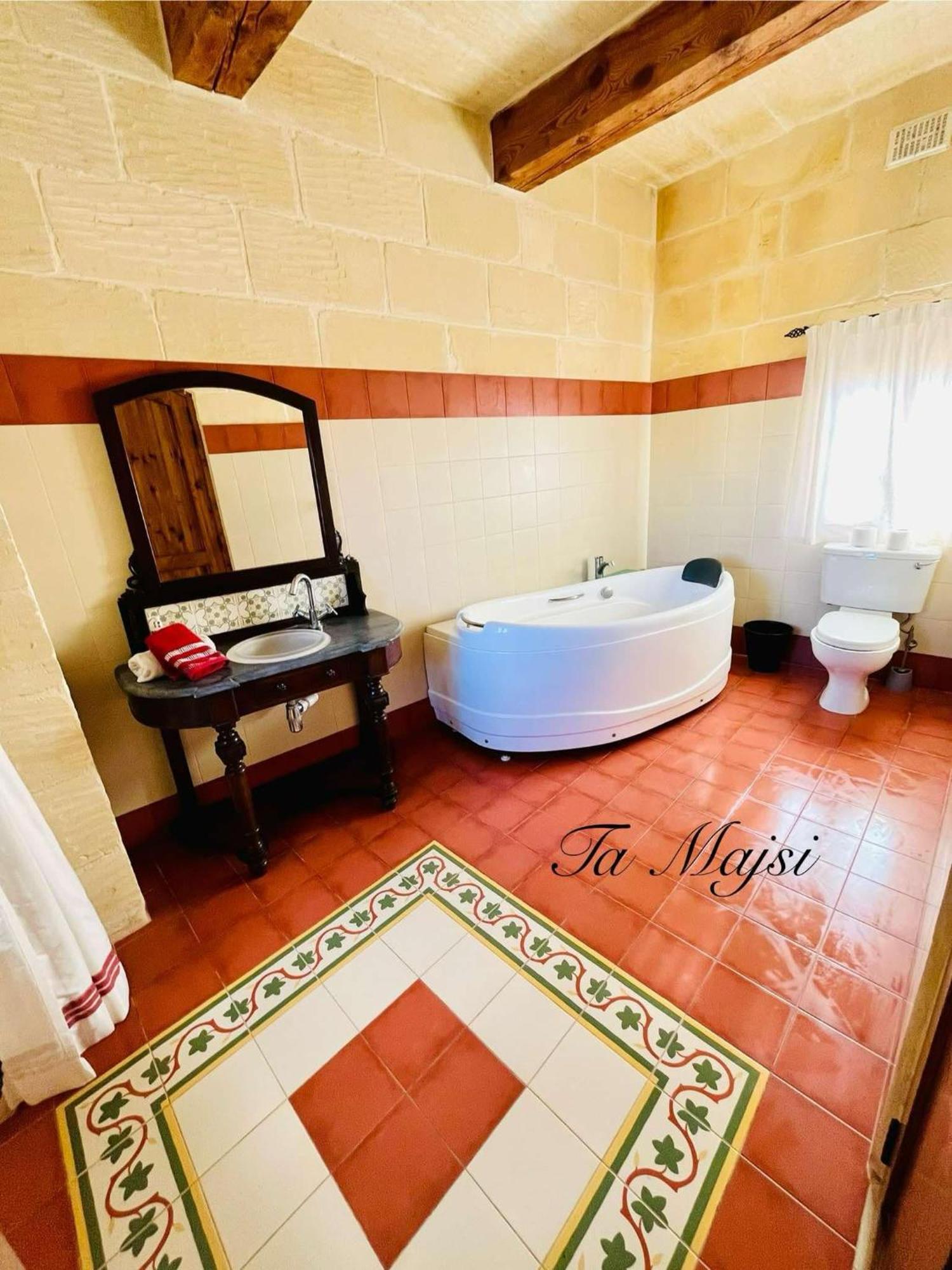 Ta Majsi Farmhouse With Indoor Heated Pool San Lawrenz Extérieur photo